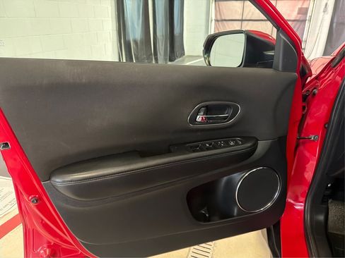 Used 2016 Honda HR-V EX image 22
