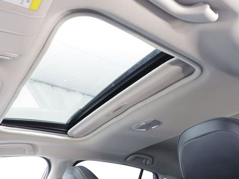 Used 2019 Subaru Crosstrek 2.0i Limited w/ Moonroof Package w/Navigation image 15