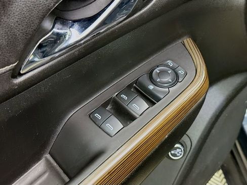 Used 2019 GMC Acadia SLE image 19