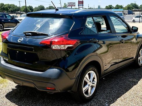 Used 2019 Nissan Kicks S FWD image 18