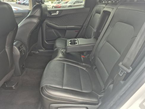 Used 2020 Ford Escape Titanium w/ Titanium Premium Package 2.0 AWD/4WD image 17