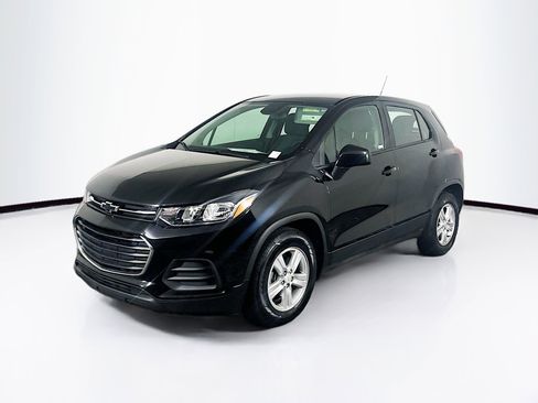 Used 2020 Chevrolet Trax LS image 3