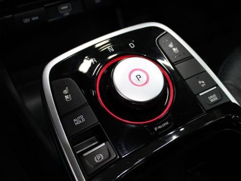 Used 2022 Kia Niro EX Premium FWD image 17