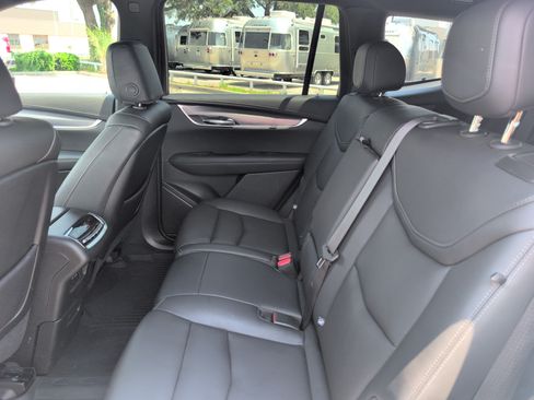 Certified 2024 Cadillac XT6 Luxury w/ LPO, Floor Liner Package AWD/4WD image 34