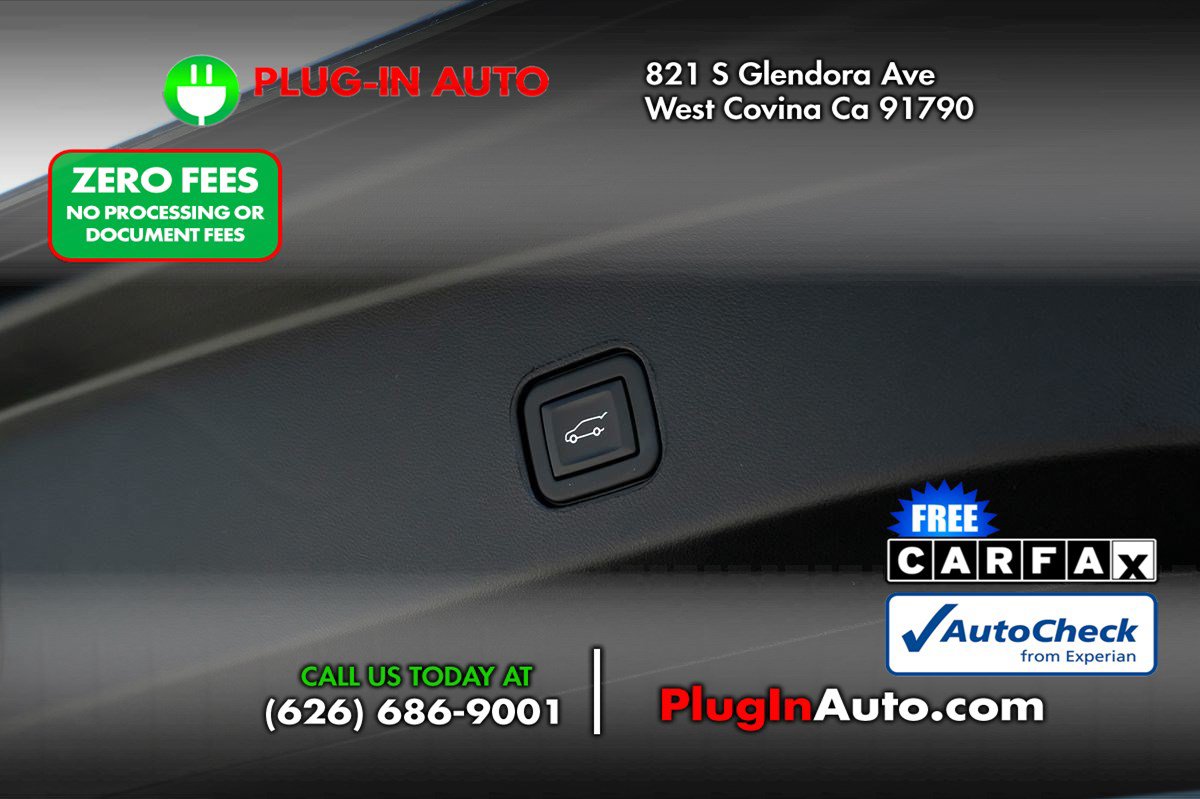 Used 2024 Cadillac Lyriq Luxury w/ LPO, Floor Liner Package RWD image 12