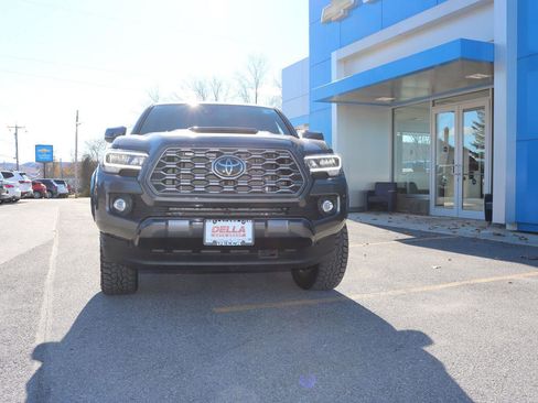 Used 2023 Toyota Tacoma TRD Sport image 10