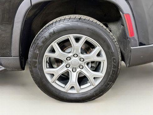 Used 2022 Jeep Wagoneer Series II AWD/4WD image 29