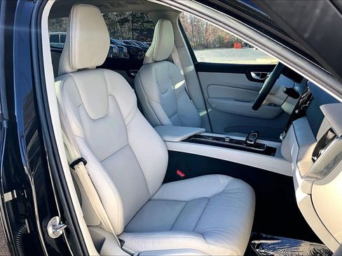 Certified 2023 Volvo XC60 B5 Plus w/ Climate Package image 7
