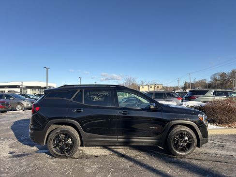 Certified 2022 GMC Terrain AT4 image 4