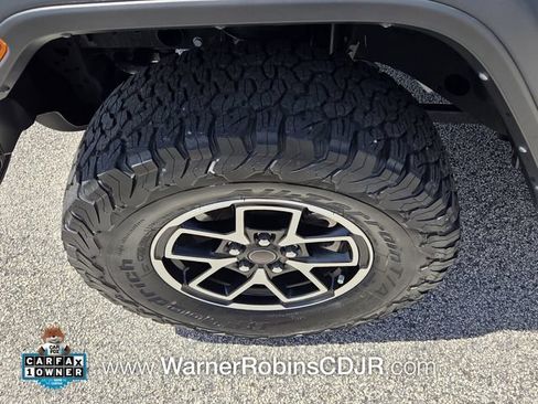 Used 2024 Jeep Wrangler Unlimited Rubicon w/ Convenience Group AWD/4WD image 17