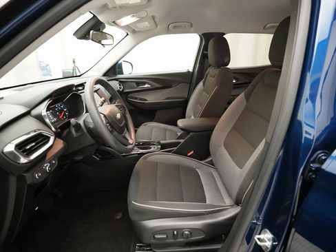 Used 2022 Chevrolet TrailBlazer LT w/ Driver Confidence Package image 7