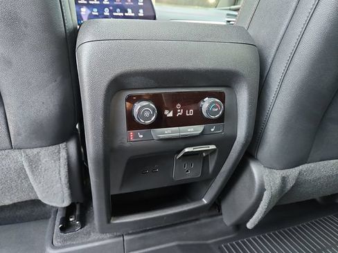 Used 2024 Chevrolet Traverse RS AWD/4WD image 32