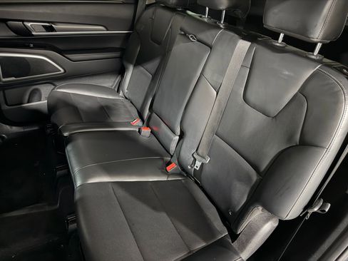 Used 2021 Kia Telluride LX FWD image 35