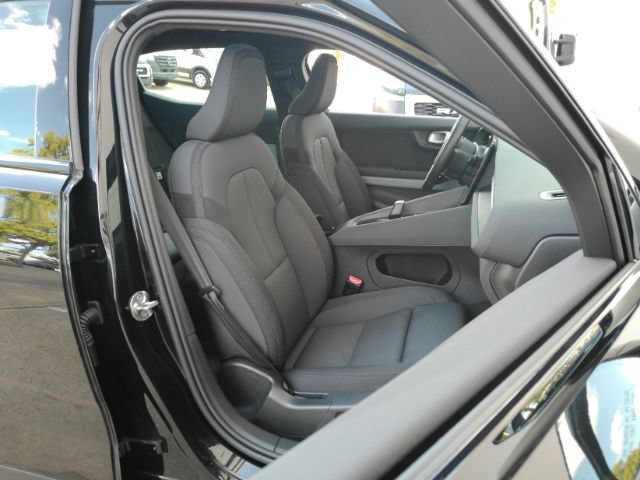 Used 2022 Polestar Polestar 2 w/ Plus Package AWD/4WD image 23