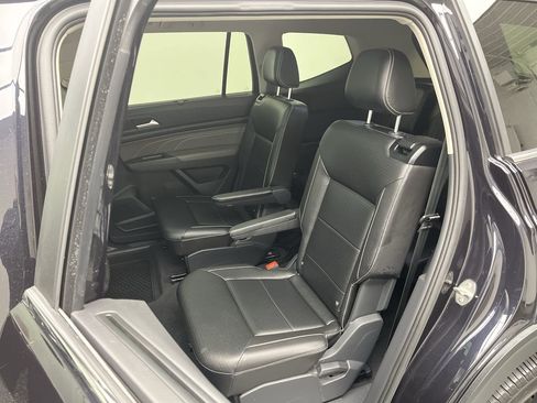 Used 2021 Volkswagen Atlas SE w/ Panoramic Sunroof Package image 11