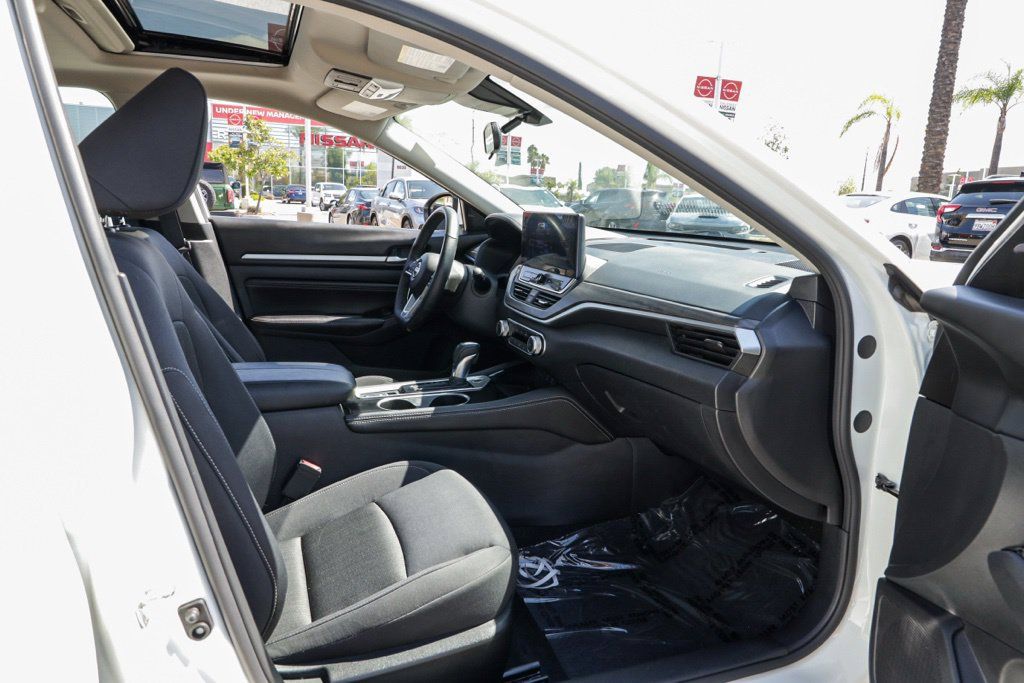 Used 2023 Nissan Altima 2.5 SV w/ SV Premium Package FWD image 22
