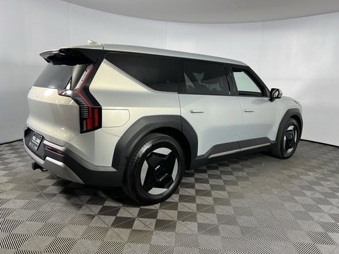 Used 2024 Kia EV9 Light Long Range image 5