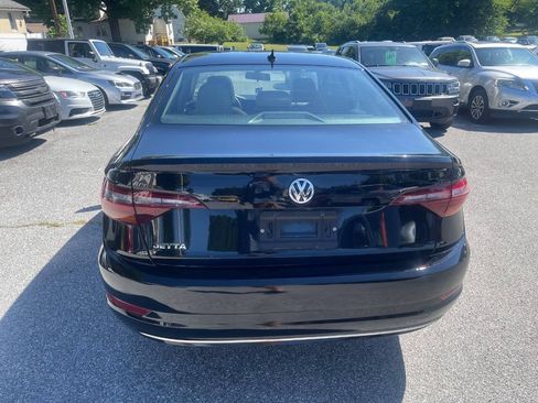 Used 2019 Volkswagen Jetta SE w/ Cold Weather Package FWD image 7
