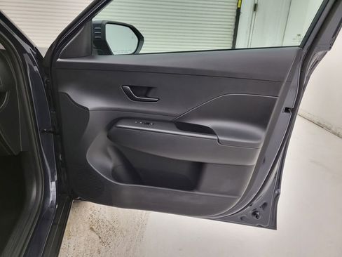 Used 2025 Hyundai Kona SEL image 30