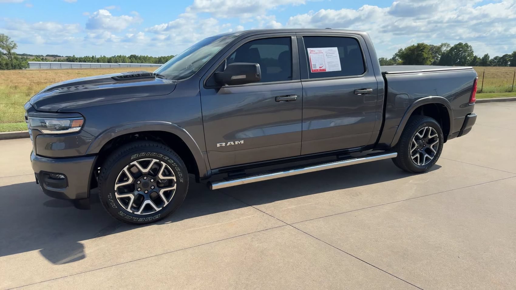 Used 2025 RAM 1500 Laramie AWD/4WD image 5