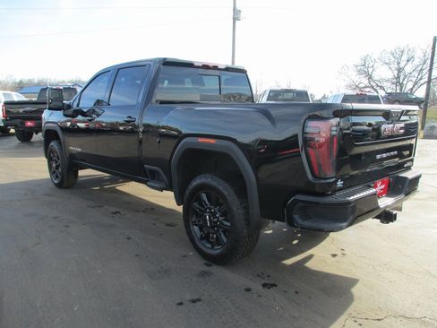 Certified 2025 GMC Sierra 2500 AT4 image 9