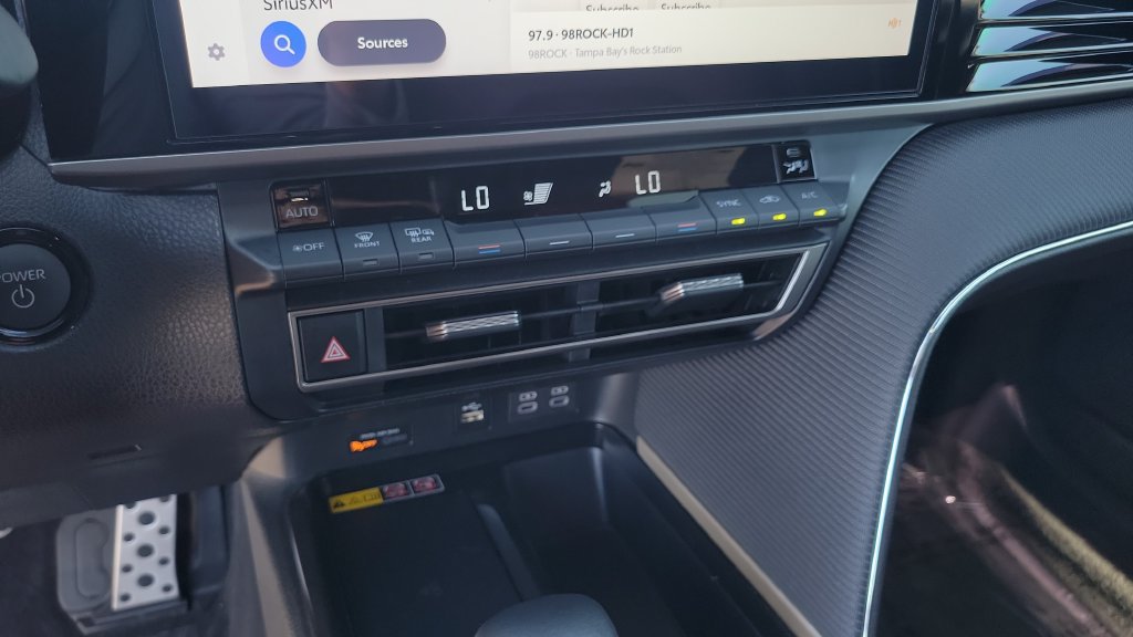 Used 2025 Toyota Camry SE w/ Multimedia Upgrade Package FWD image 16