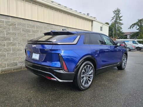 Certified 2025 Cadillac Lyriq Sport image 8