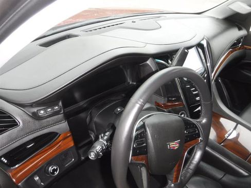 Used 2015 Cadillac Escalade Premium RWD image 29