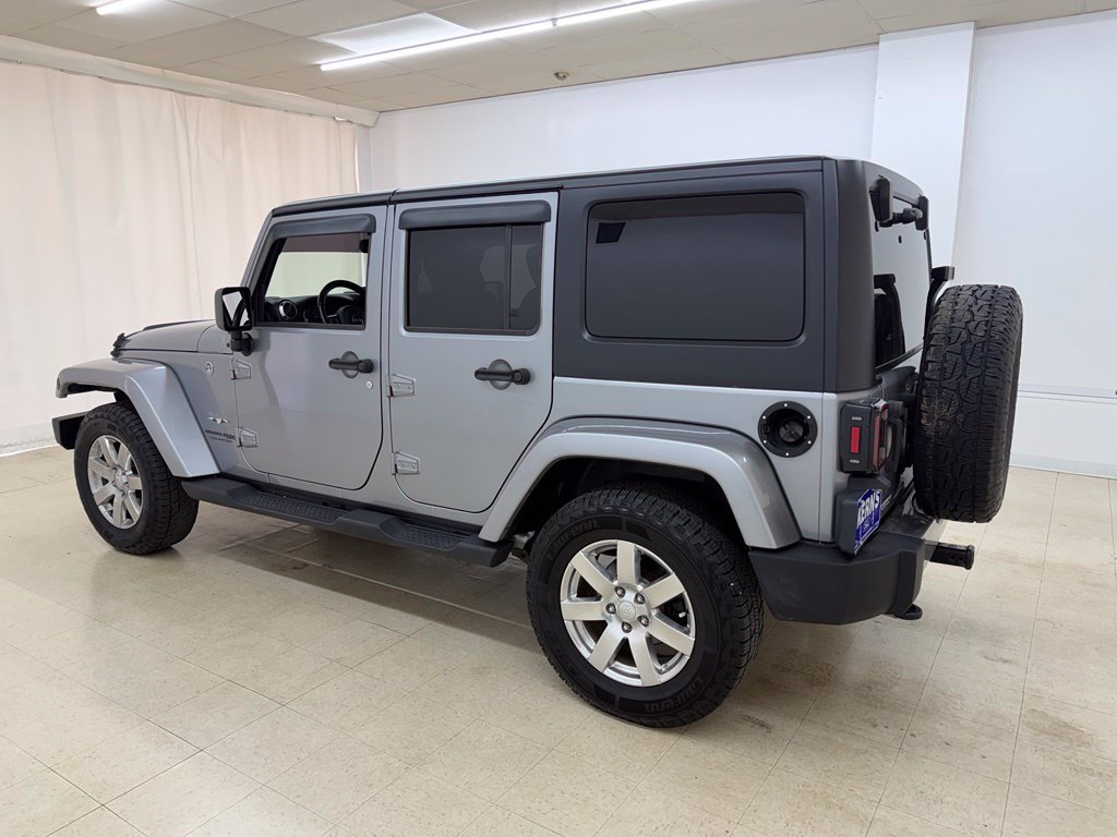 Used 2018 Jeep Wrangler Unlimited Sahara AWD/4WD image 3