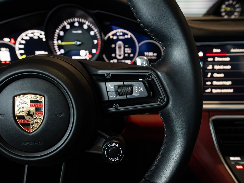 Certified 2023 Porsche Panamera 4S AWD/4WD image 15