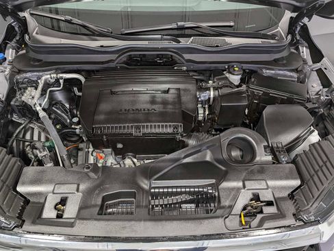 Certified 2025 Honda Pilot Touring image 14