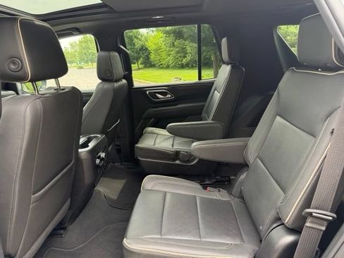 Used 2023 GMC Yukon SLT AWD/4WD image 13