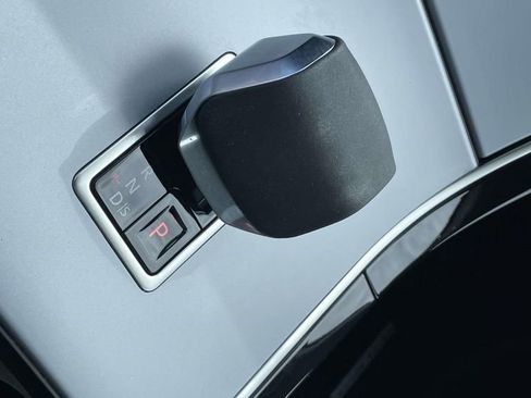 Used 2025 Land Rover Range Rover Velar S image 26