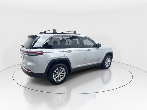 Used 2024 Jeep Grand Cherokee Laredo X w/ Trailer Tow Package image 8