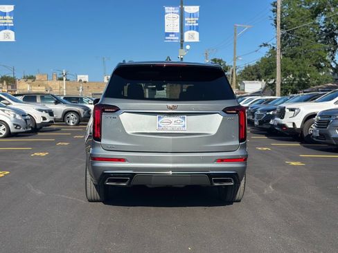 Used 2023 Cadillac XT6 Premium Luxury AWD/4WD image 4