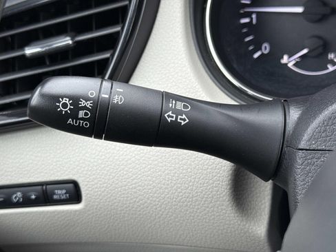 Used 2022 Nissan Rogue Sport SL w/ Premium Package image 16