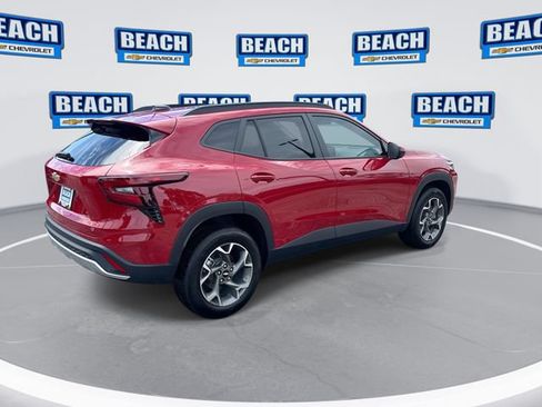 Used 2026 Chevrolet Trax LT w/ Driver Confidence Package FWD image 8