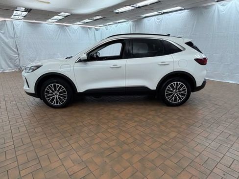 Certified 2024 Ford Escape SE FWD image 6