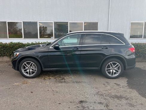 Used 2019 Mercedes-Benz GLC 300 BASE 4MATIC image 4