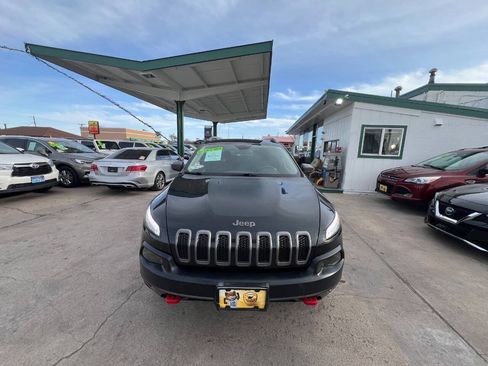 Used 2014 Jeep Cherokee Trailhawk w/ Leather Interior Group AWD/4WD image 2