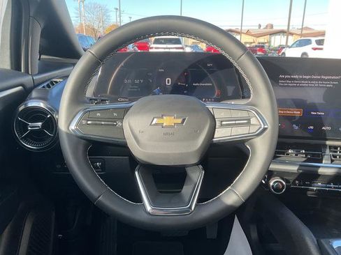 New 2026 Chevrolet Equinox EV LT image 12