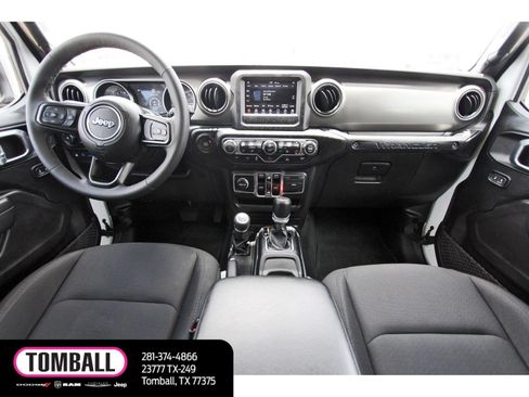Used 2023 Jeep Wrangler Unlimited w/ Cold Weather Group AWD/4WD image 10