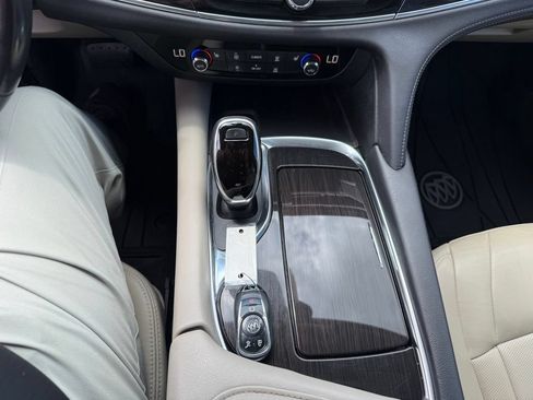 Used 2019 Buick Enclave Essence FWD image 23