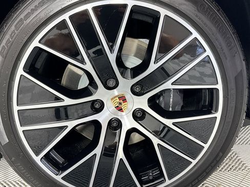 Certified 2025 Porsche Taycan image 31