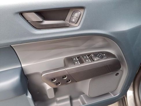 New 2025 Ford Maverick Lariat w/ Black Appearance Package image 9