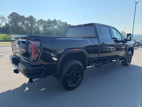 Used 2025 GMC Sierra 2500 AT4 AWD/4WD image 4