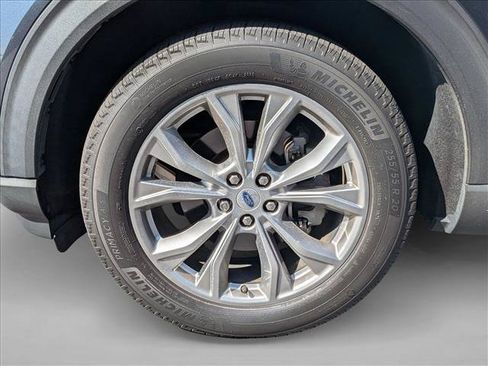 Used 2023 Ford Explorer Limited w/ Limited Technology Package AWD/4WD image 18