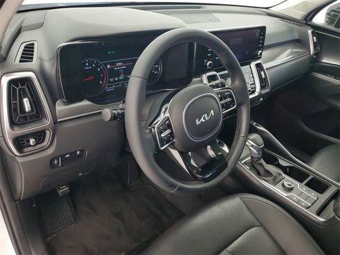 Used 2023 Kia Sorento S w/ Panoramic Sunroof Package image 12