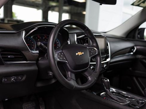 Used 2020 Chevrolet Traverse High Country image 14