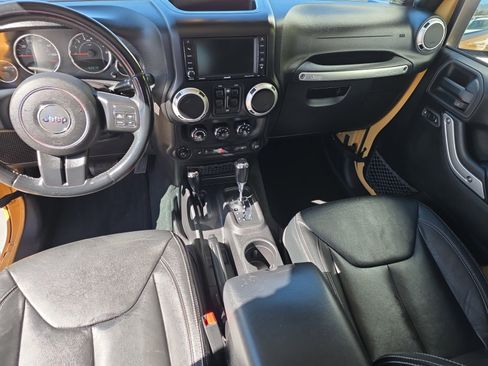 Used 2013 Jeep Wrangler Unlimited Sahara w/ Connectivity Group image 15